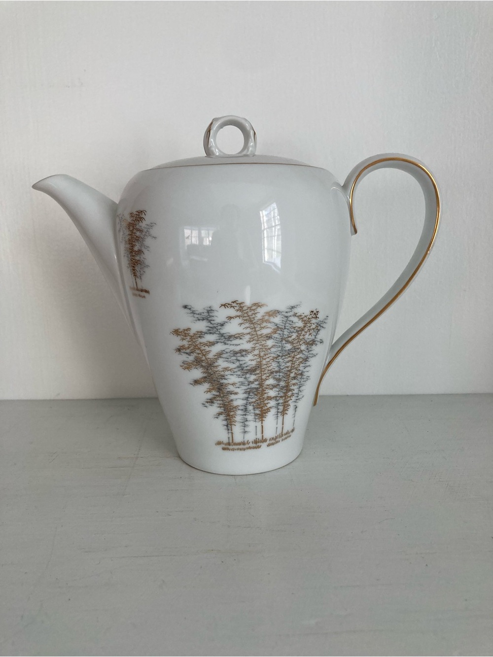 Fukagawa | Gold Bamboo White Porcelain Teapot with Gold Bamboo Accent